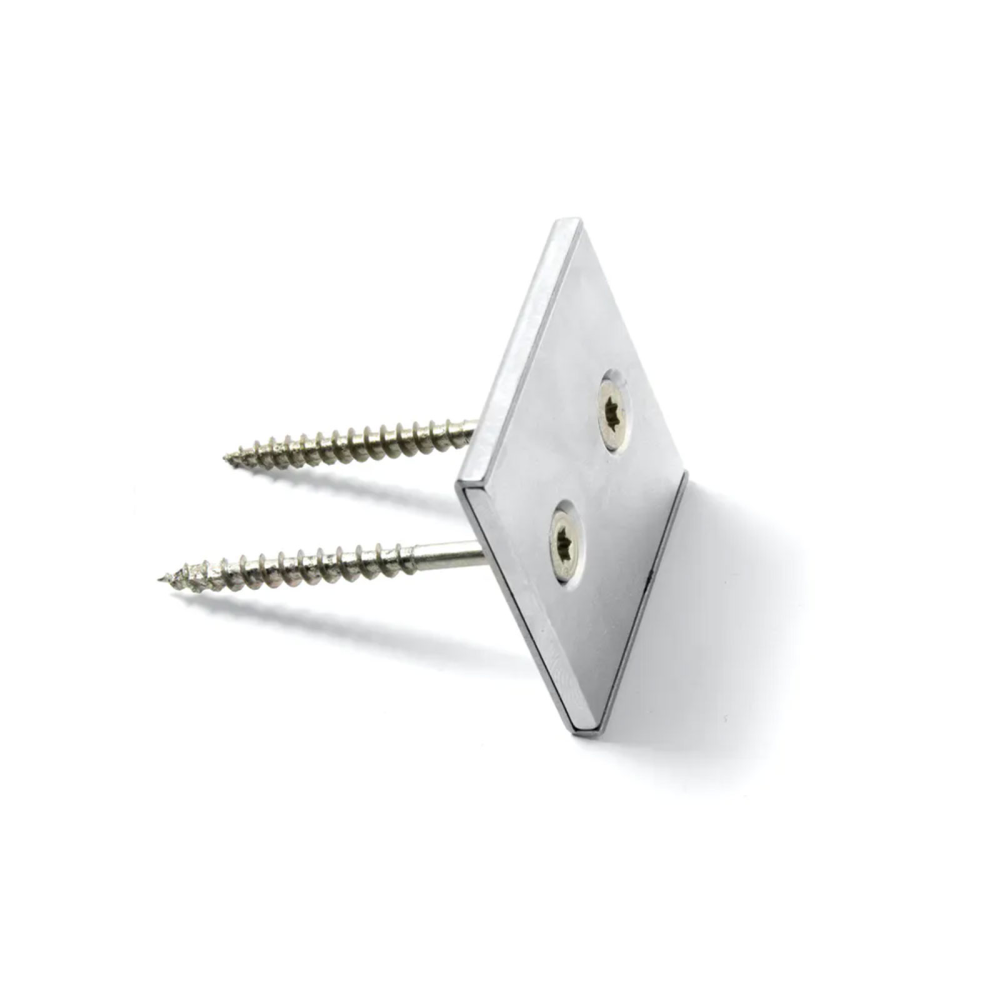 Countersunk channel magnet 40x40x4 mm.