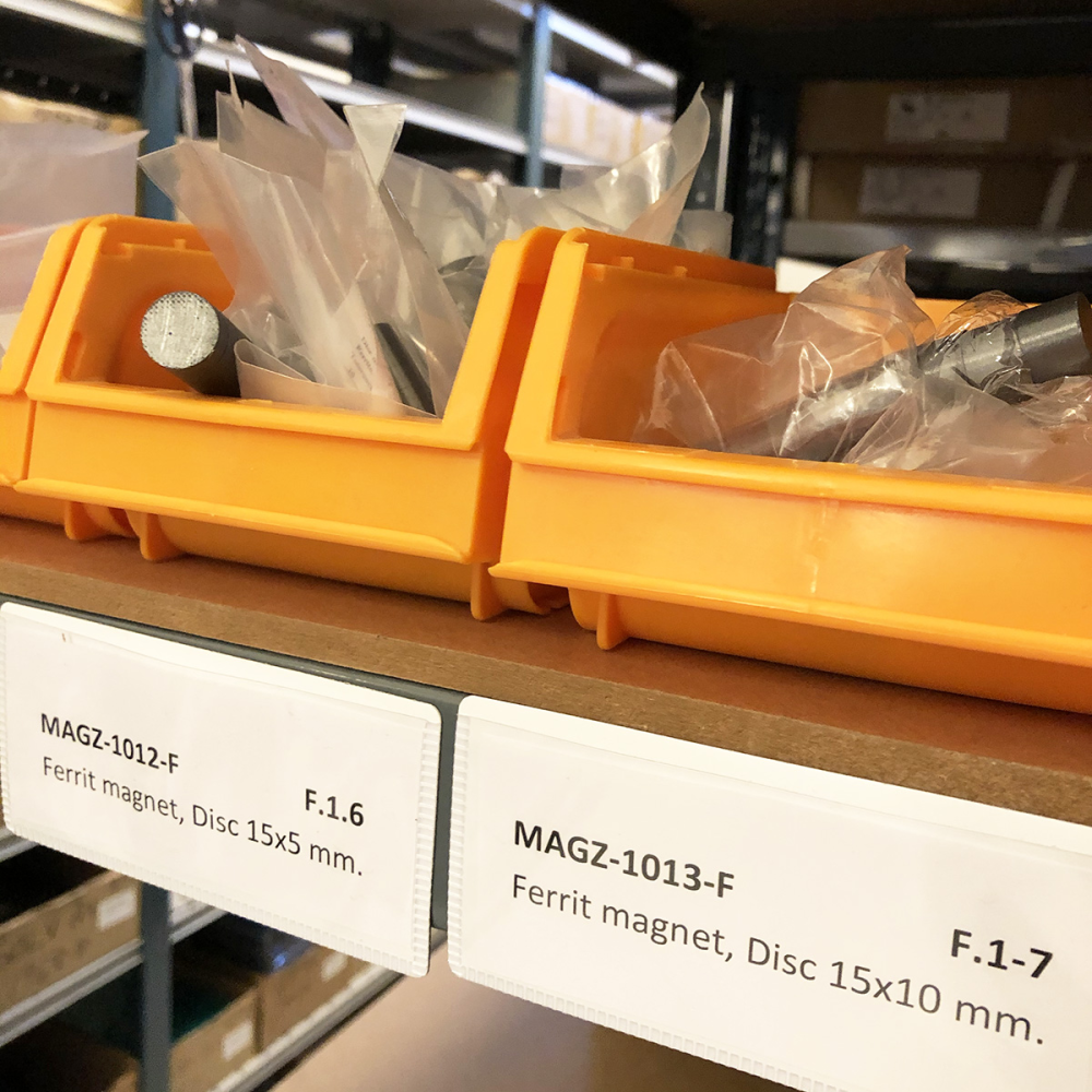 Magnetic pocket 11x4,5 cm., White