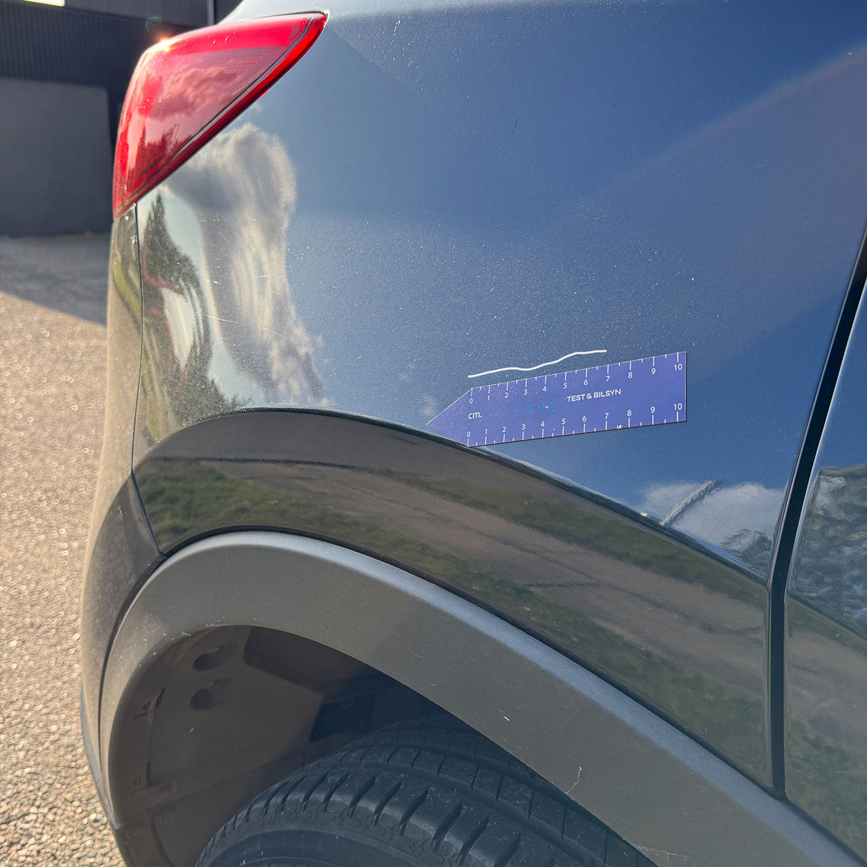 Magnetic ruler w/white numbers, 20 cm. (logo print)