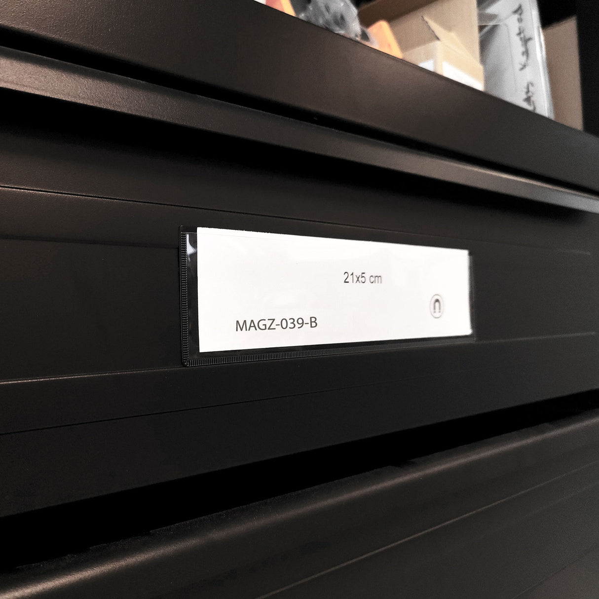 Magnetic pocket 21x5 cm., Black