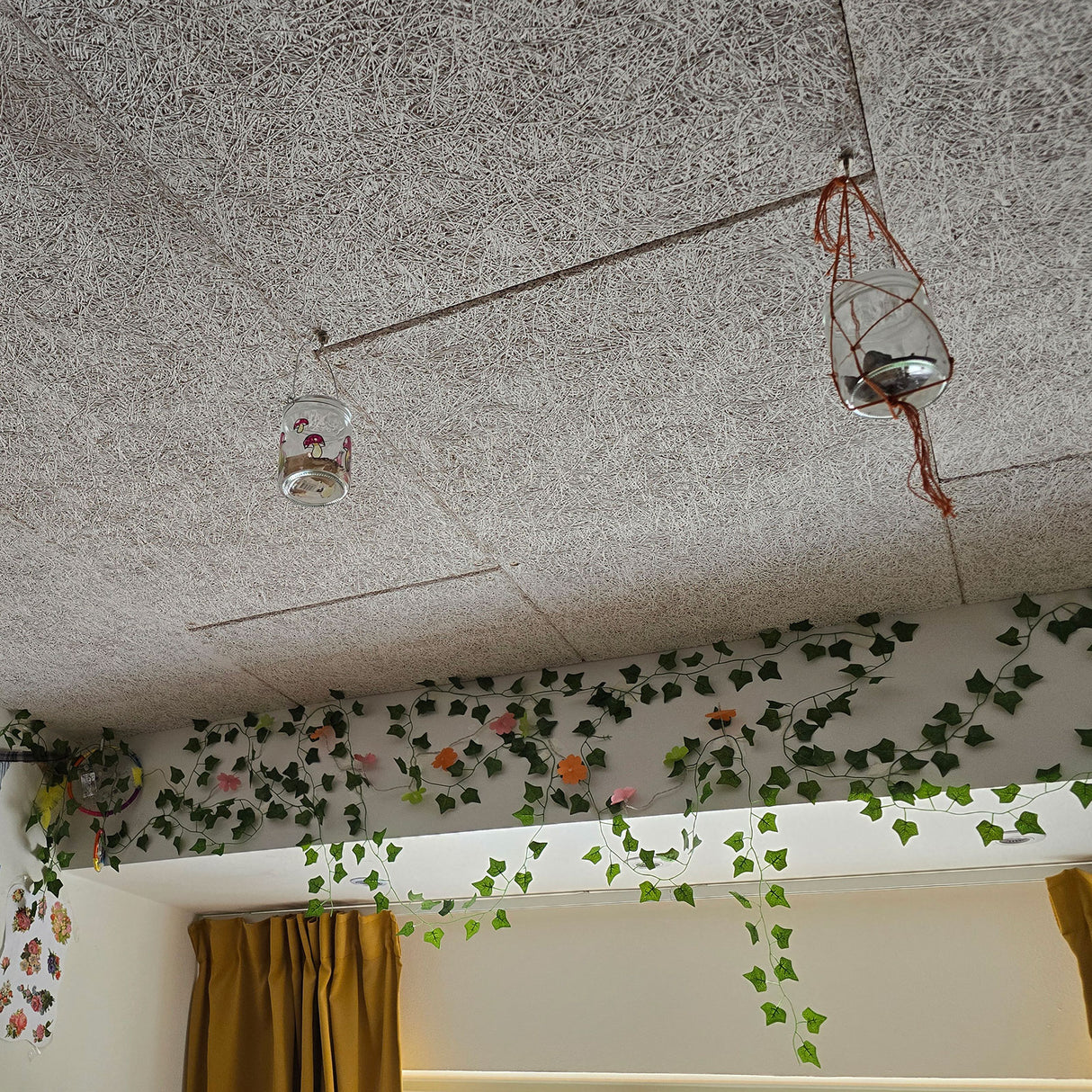 Pot magnets with hook, Ø13 mm.