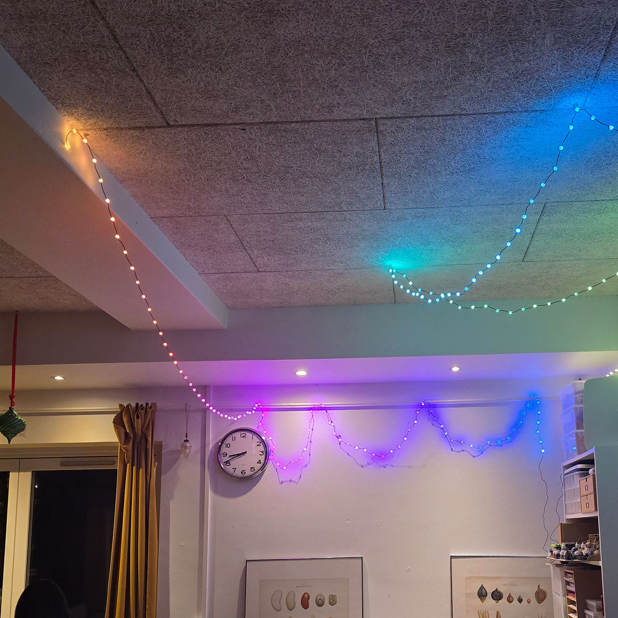 Pot magnets with hook, Ø13 mm.