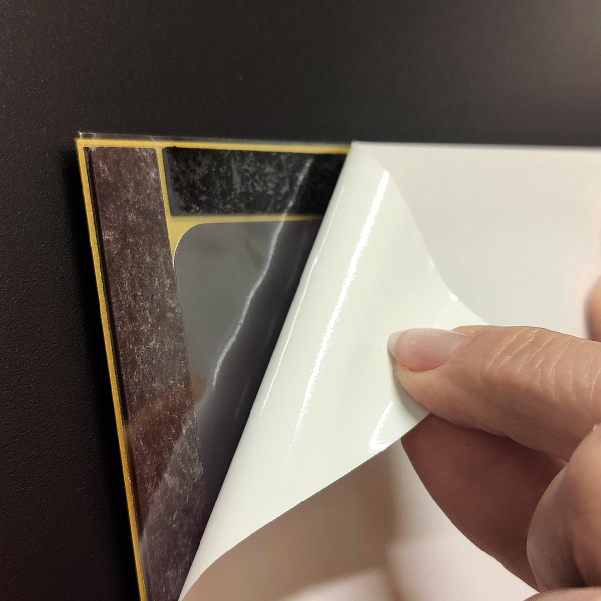 Window display A4 w/magnetic frame, Gold